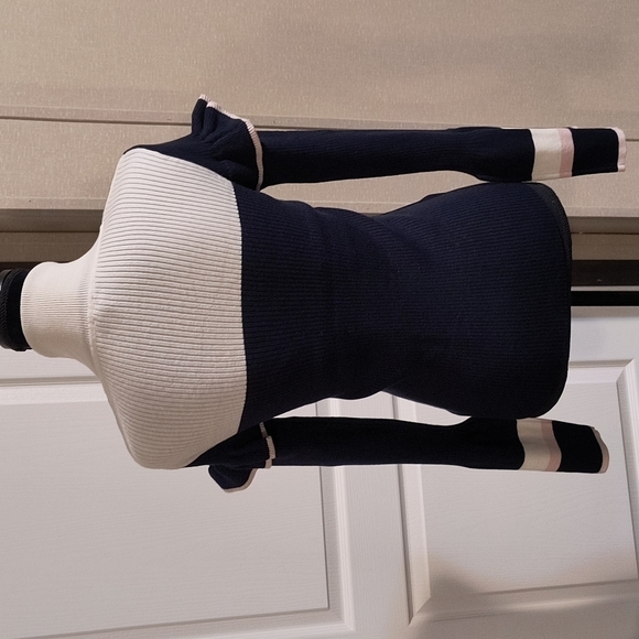 ð
ºVERTIGO Collection Nicole Turtleneck Sweater Navy/Ivory Size S - Picture 5 of 12